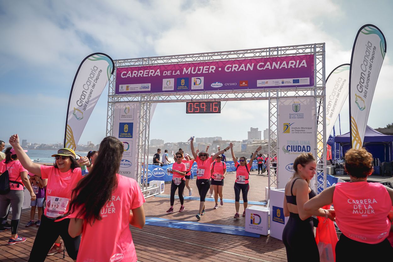 Las fotos de meta de la Carrera de la Mujer de Gran Canaria 11 58 27 15701 O