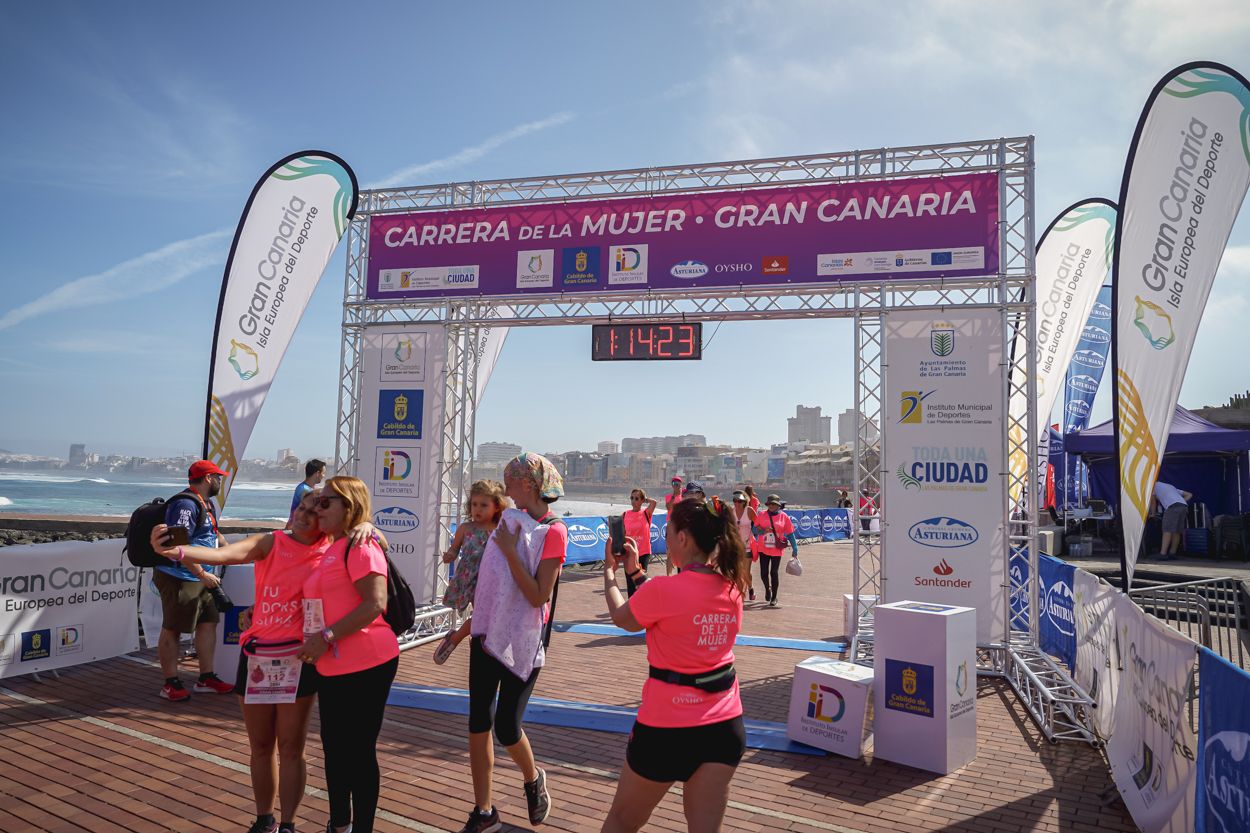 Las fotos de meta de la Carrera de la Mujer de Gran Canaria 12 13 34 15701 O