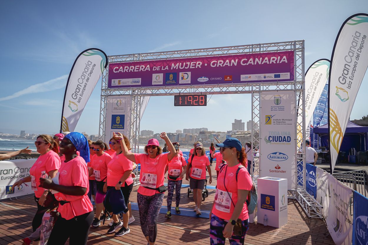 Las fotos de meta de la Carrera de la Mujer de Gran Canaria 12 18 39 15701 O