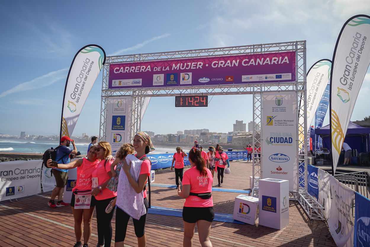 Las fotos de meta de la Carrera de la Mujer de Gran Canaria 12 13 35 15701 O