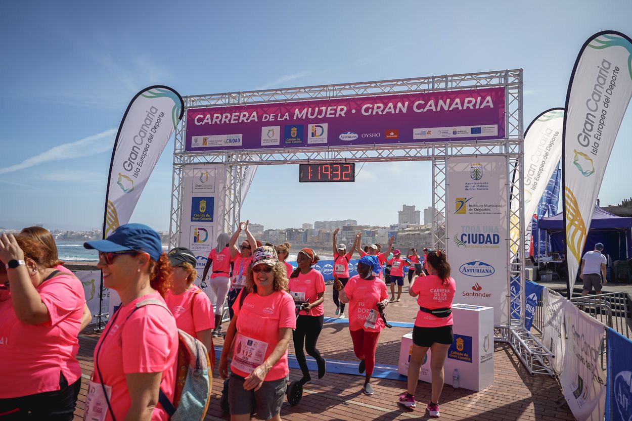Las fotos de meta de la Carrera de la Mujer de Gran Canaria 12 18 42 15701 O