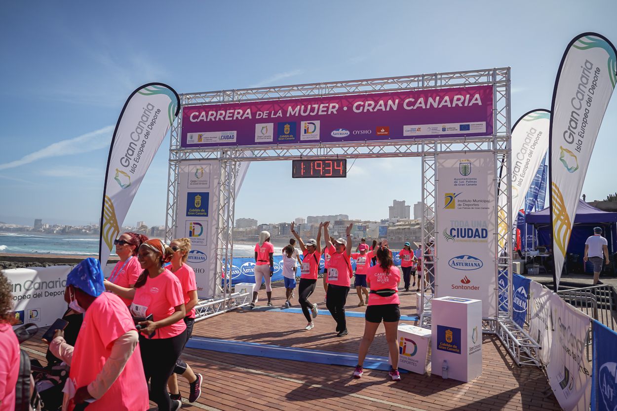 Las fotos de meta de la Carrera de la Mujer de Gran Canaria 12 18 44 15701 O