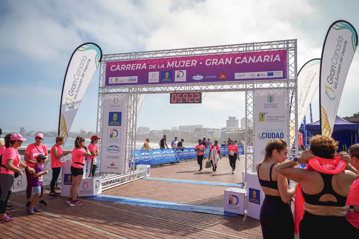 Las fotos de meta de la Carrera de la Mujer de Gran Canaria 11 58 33 15701 O