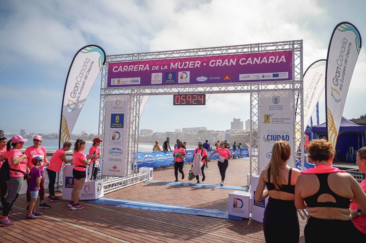 Las fotos de meta de la Carrera de la Mujer de Gran Canaria 11 58 35 15701 O