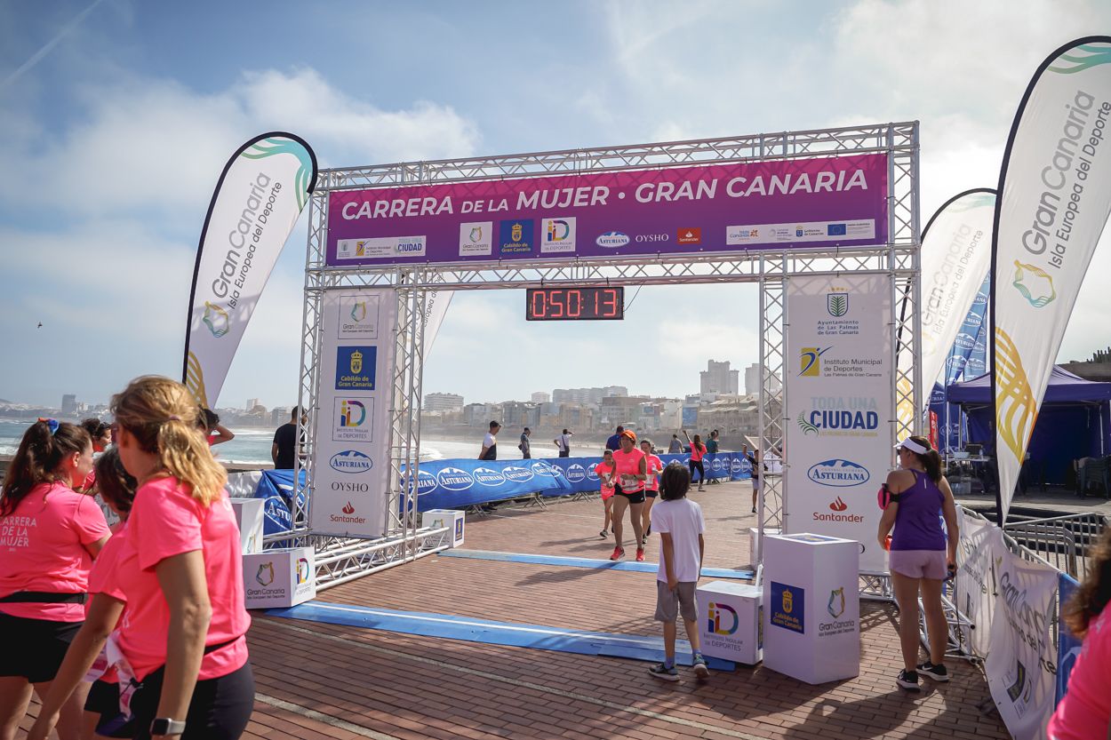 Las fotos de meta de la Carrera de la Mujer de Gran Canaria 11 49 24 15701 O
