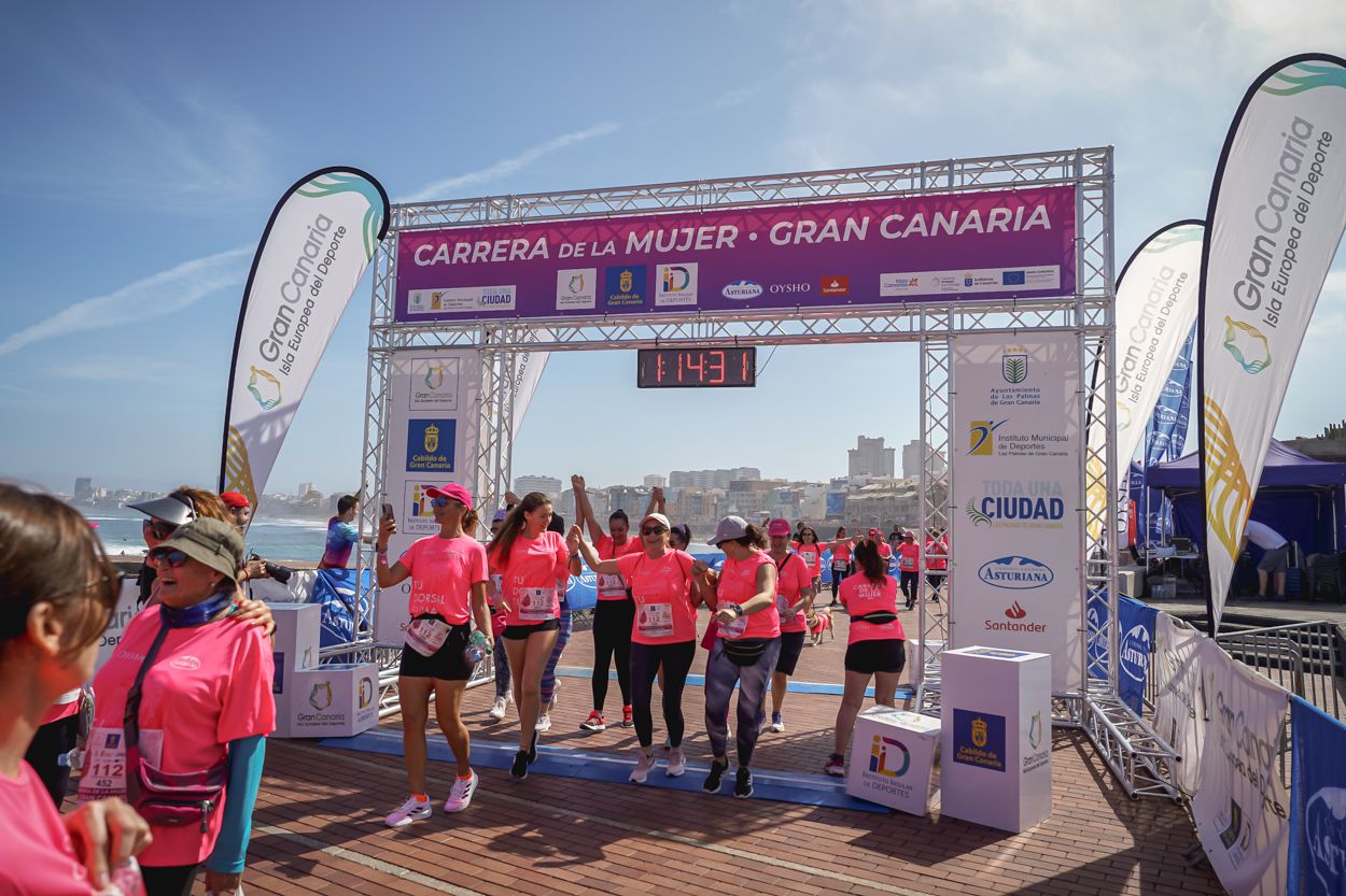 Las fotos de meta de la Carrera de la Mujer de Gran Canaria 12 13 42 15701 O