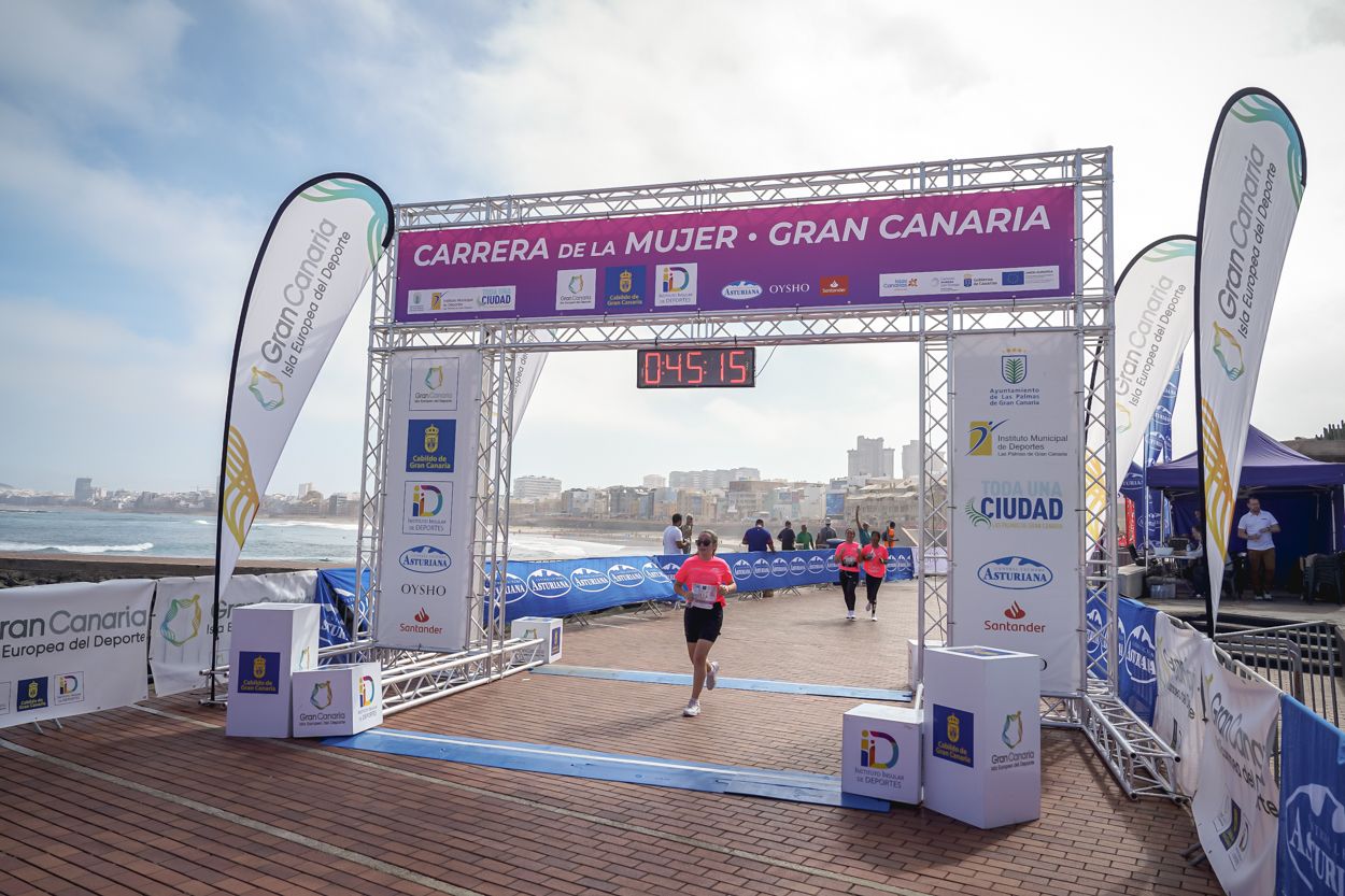 Las fotos de meta de la Carrera de la Mujer de Gran Canaria 11 44 25 15701 O