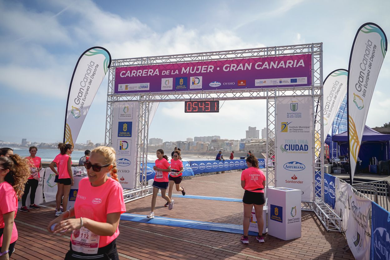 Las fotos de meta de la Carrera de la Mujer de Gran Canaria 11 53 42 15701 O