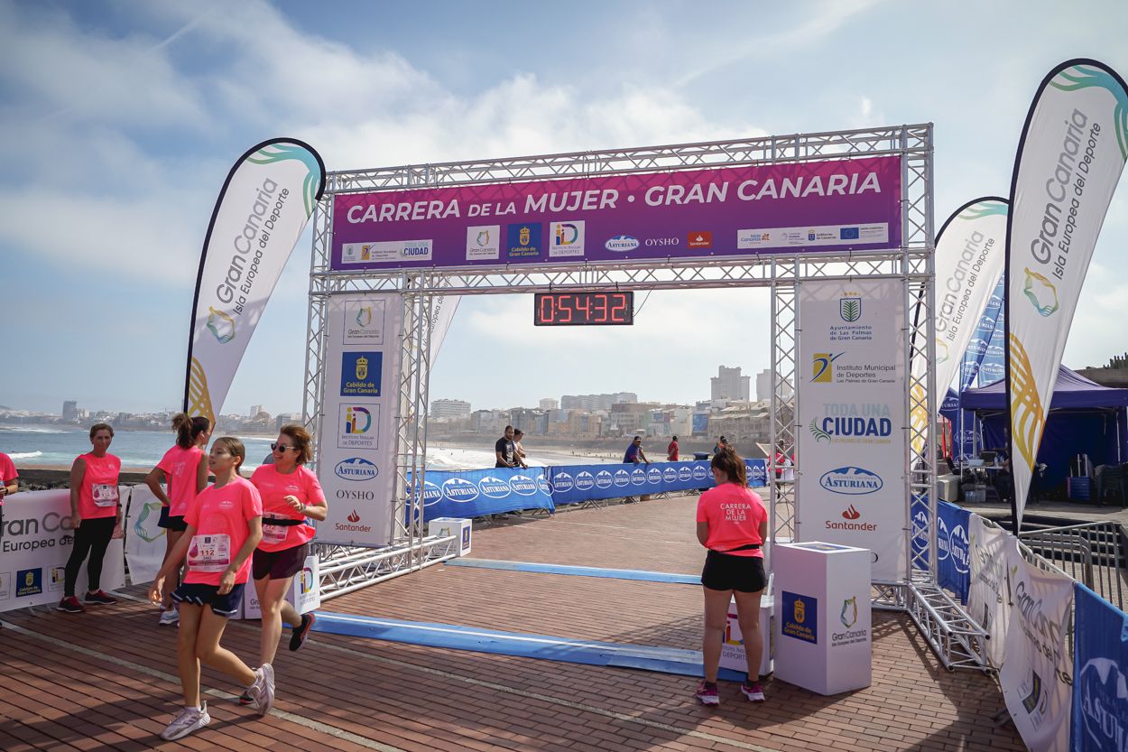 Las fotos de meta de la Carrera de la Mujer de Gran Canaria 11 53 43 15701 O