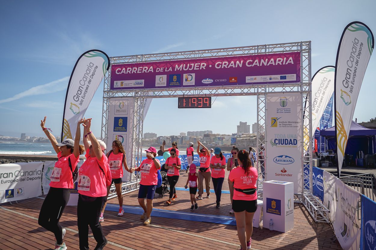 Las fotos de meta de la Carrera de la Mujer de Gran Canaria 12 18 49 15701 O