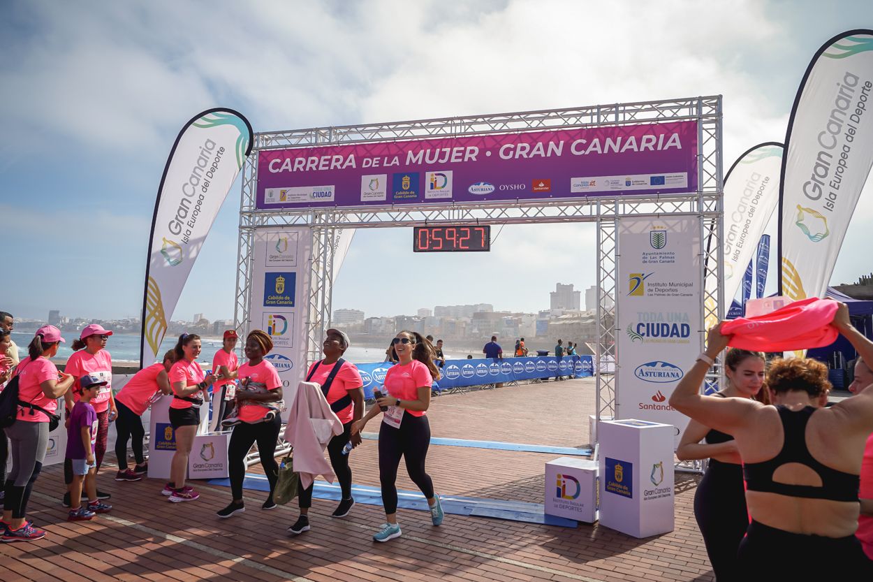 Las fotos de meta de la Carrera de la Mujer de Gran Canaria 11 58 38 15701 O