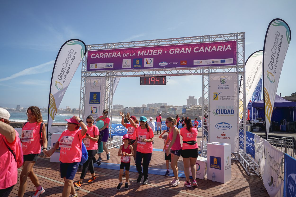 Las fotos de meta de la Carrera de la Mujer de Gran Canaria 12 18 51 15701 O