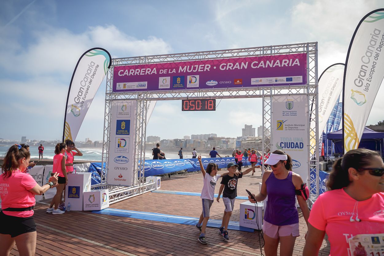 Las fotos de meta de la Carrera de la Mujer de Gran Canaria 11 49 29 15701 O