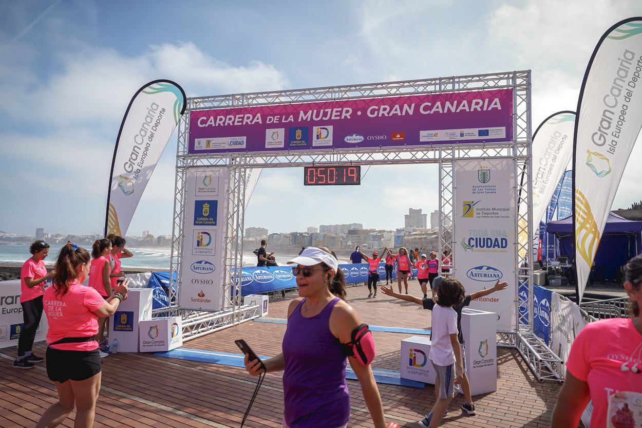 Las fotos de meta de la Carrera de la Mujer de Gran Canaria 11 49 30 15701 O