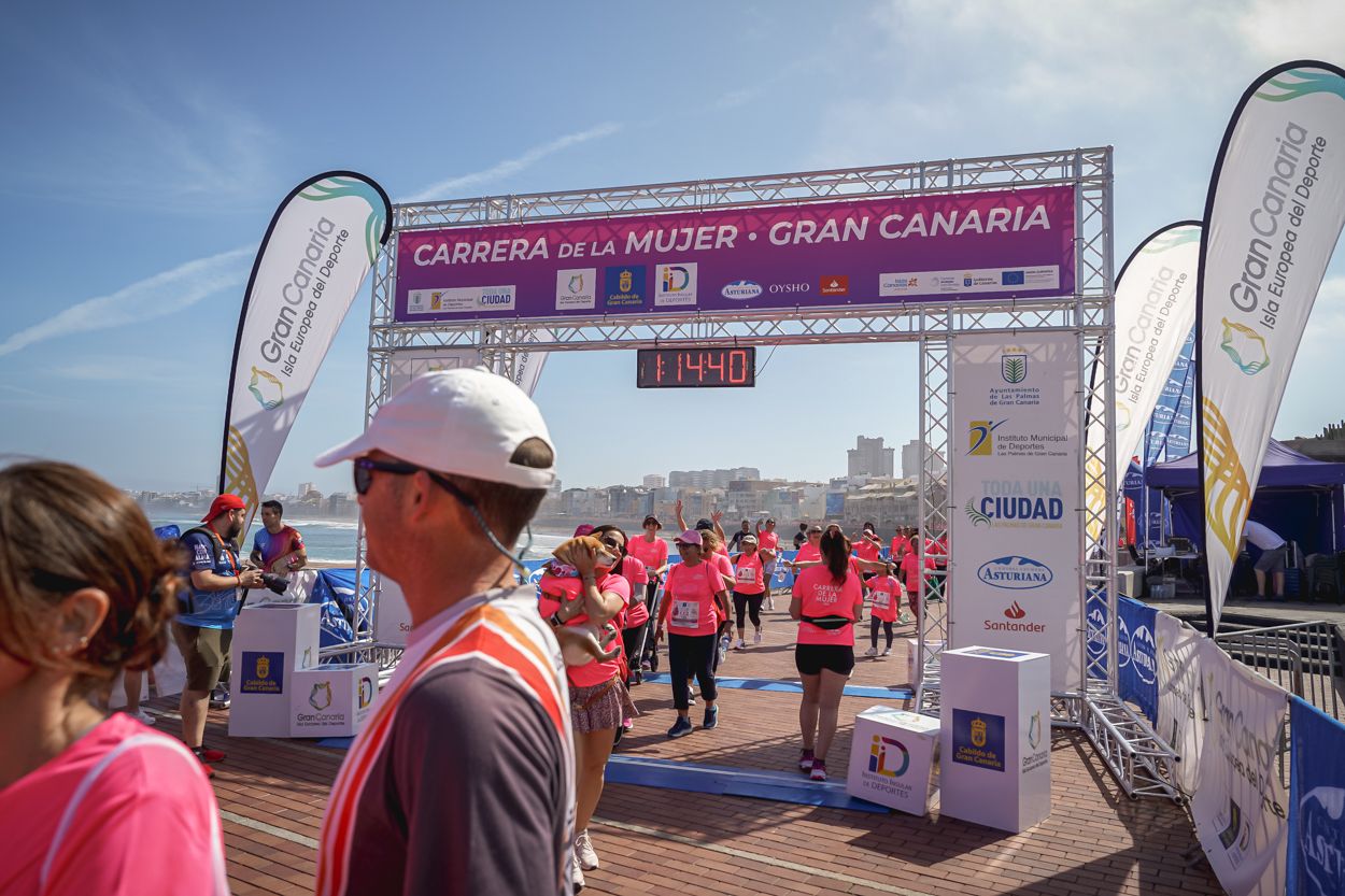 Las fotos de meta de la Carrera de la Mujer de Gran Canaria 12 13 51 15701 O