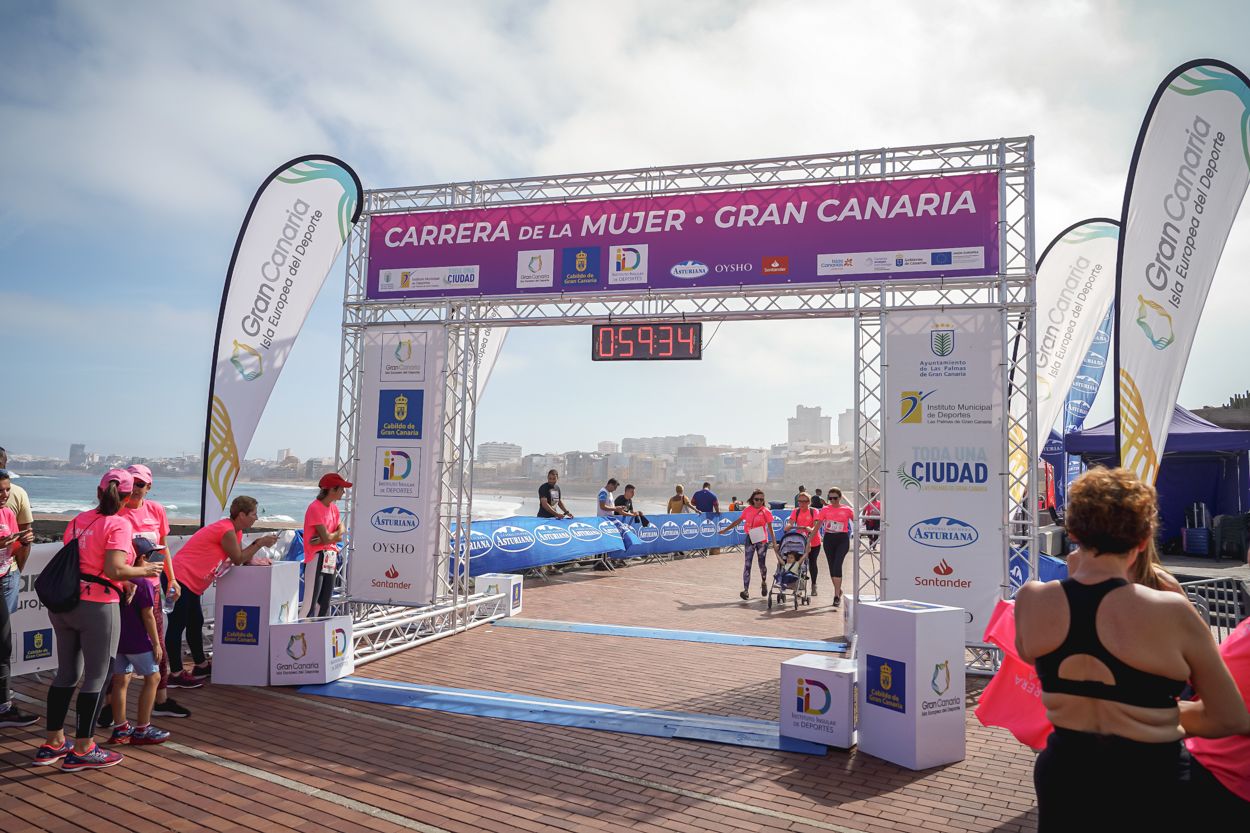 Las fotos de meta de la Carrera de la Mujer de Gran Canaria 11 58 45 15701 O