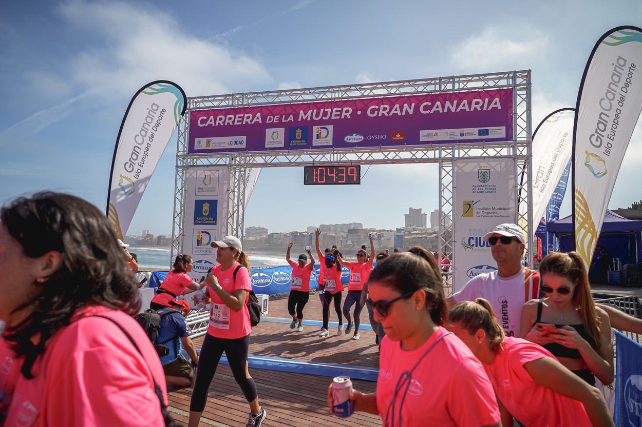 Las fotos de meta de la Carrera de la Mujer de Gran Canaria 12 03 50 15701 O