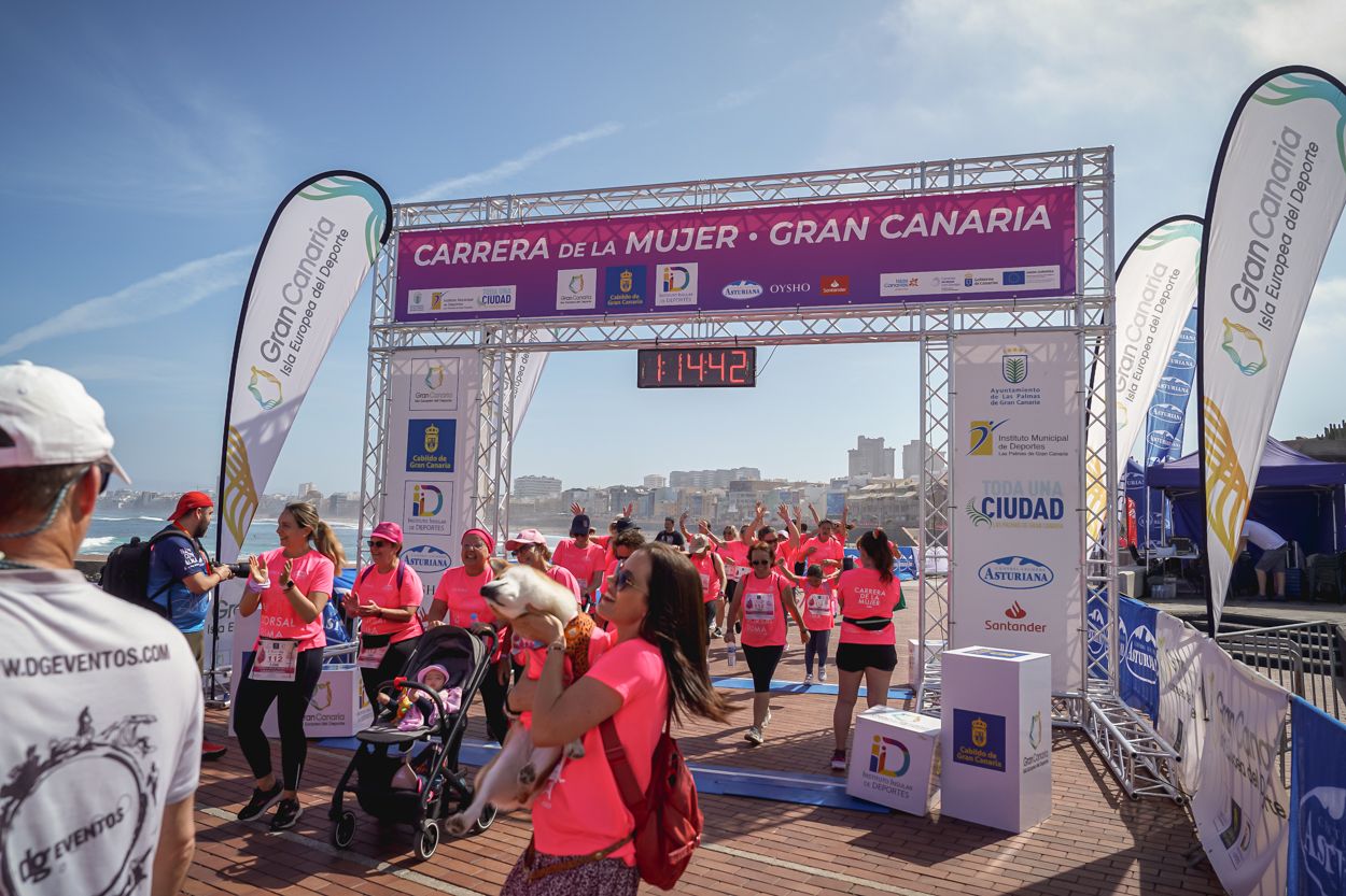 Las fotos de meta de la Carrera de la Mujer de Gran Canaria 12 13 53 15701 O