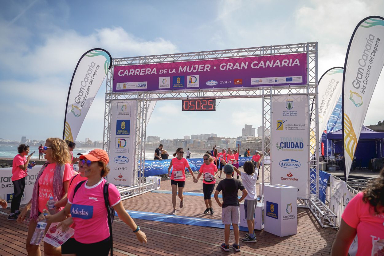 Las fotos de meta de la Carrera de la Mujer de Gran Canaria 11 49 36 15701 O