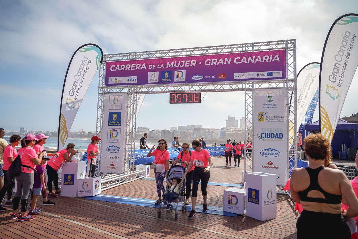 Las fotos de meta de la Carrera de la Mujer de Gran Canaria 11 58 48 15701 O