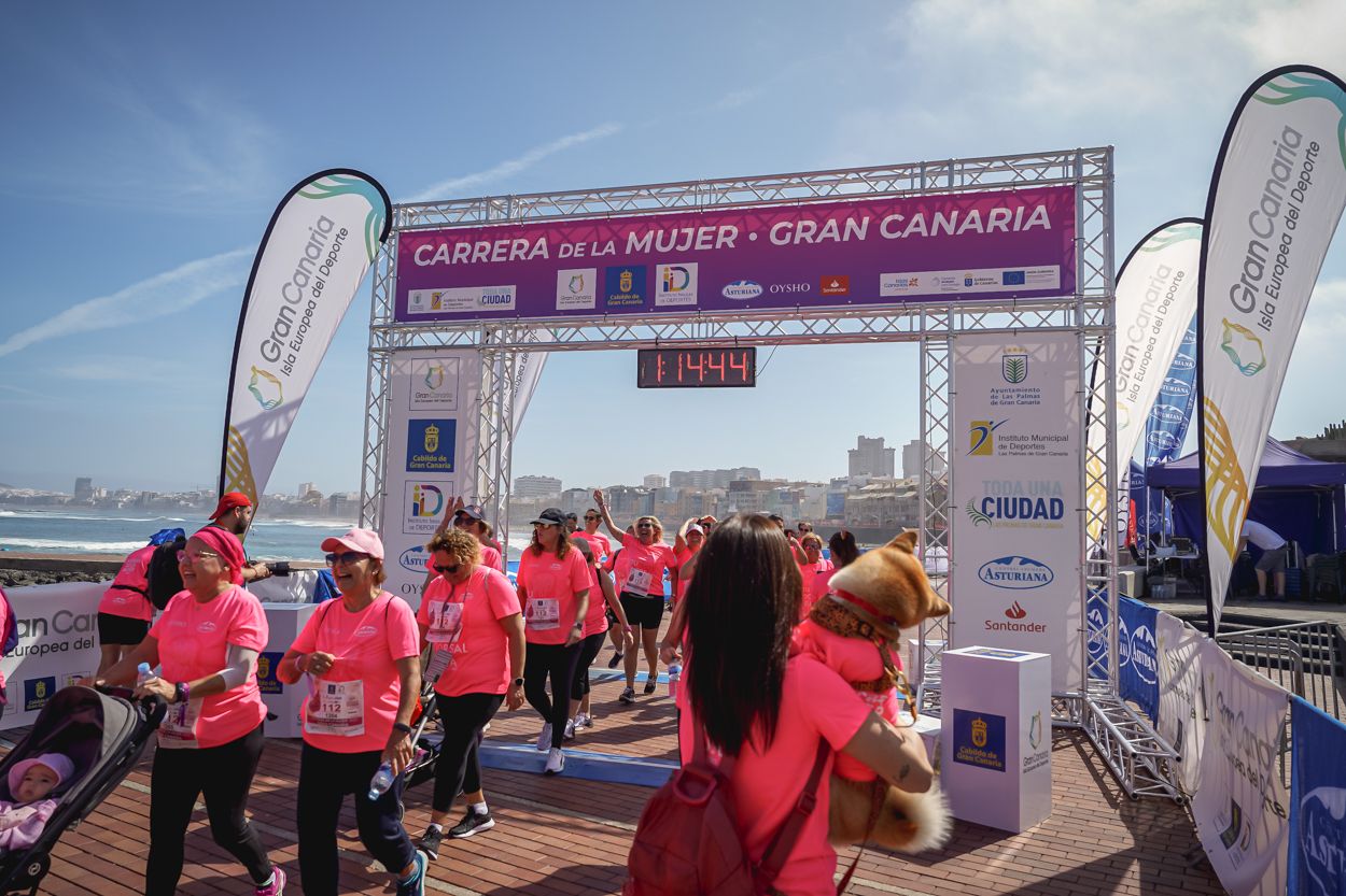Las fotos de meta de la Carrera de la Mujer de Gran Canaria 12 13 55 15701 O