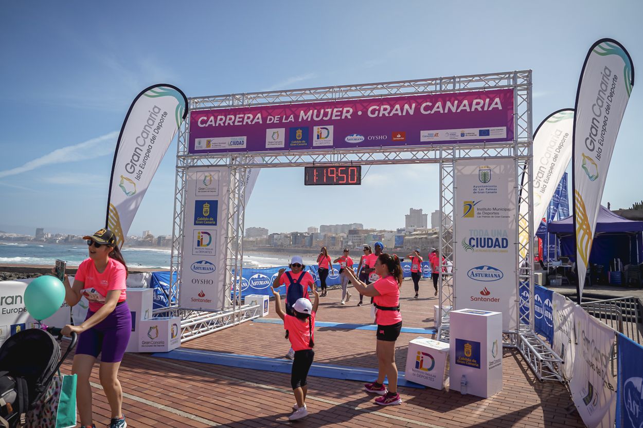Las fotos de meta de la Carrera de la Mujer de Gran Canaria 12 19 01 15701 O