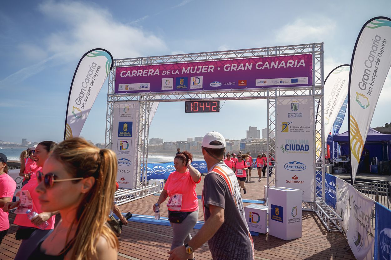 Las fotos de meta de la Carrera de la Mujer de Gran Canaria 12 03 53 15701 O