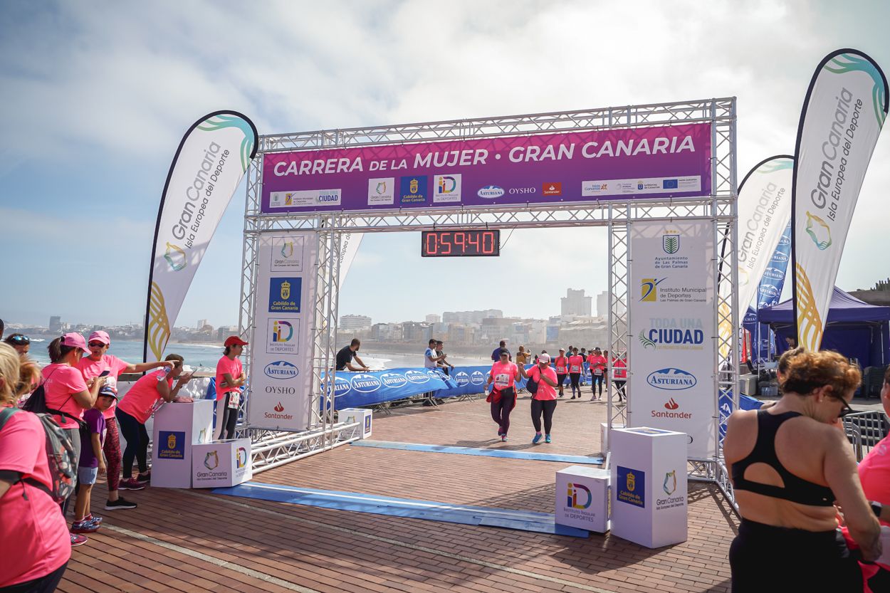 Las fotos de meta de la Carrera de la Mujer de Gran Canaria 11 58 50 15701 O