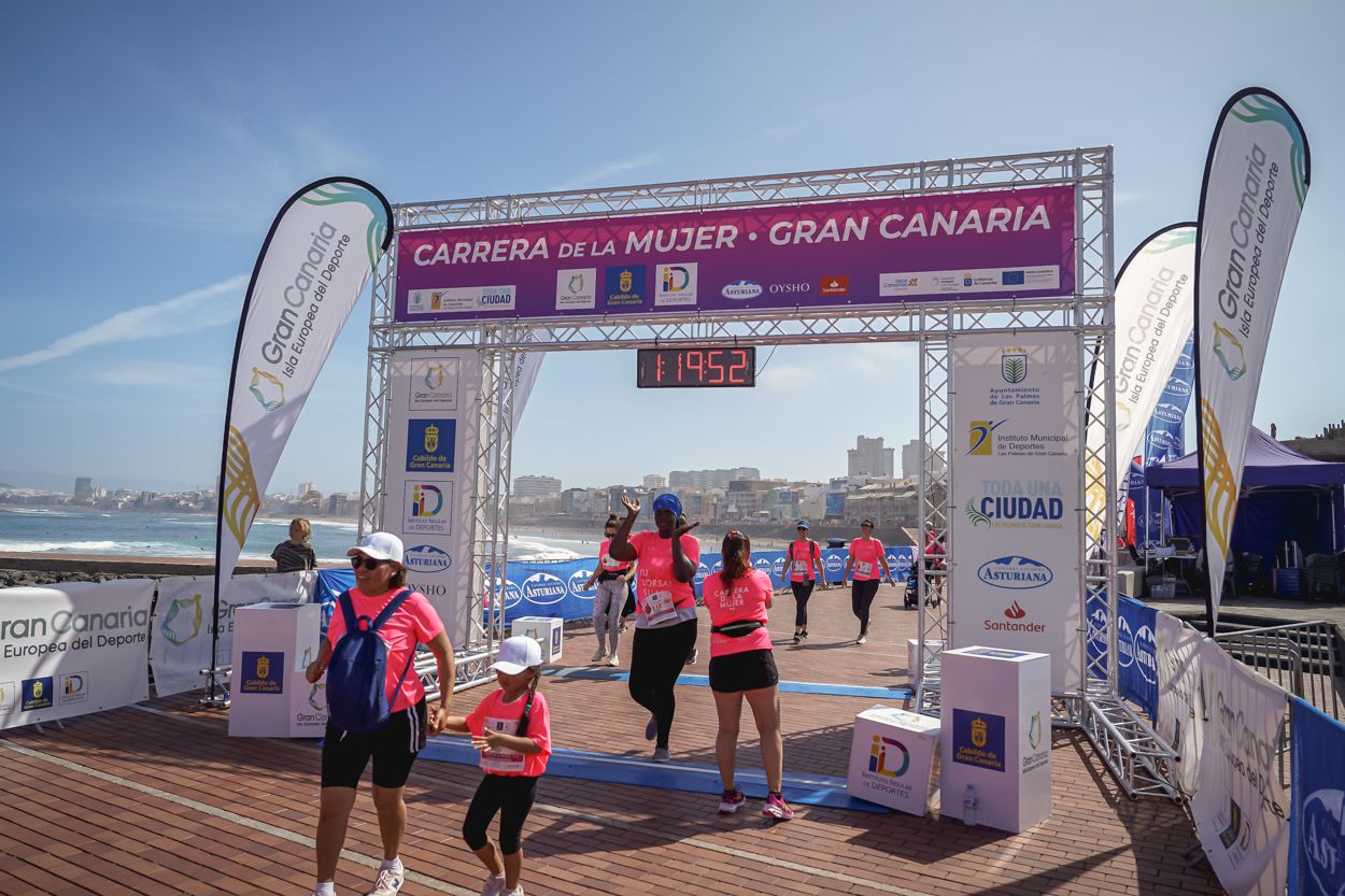 Las fotos de meta de la Carrera de la Mujer de Gran Canaria 12 19 03 15701 O