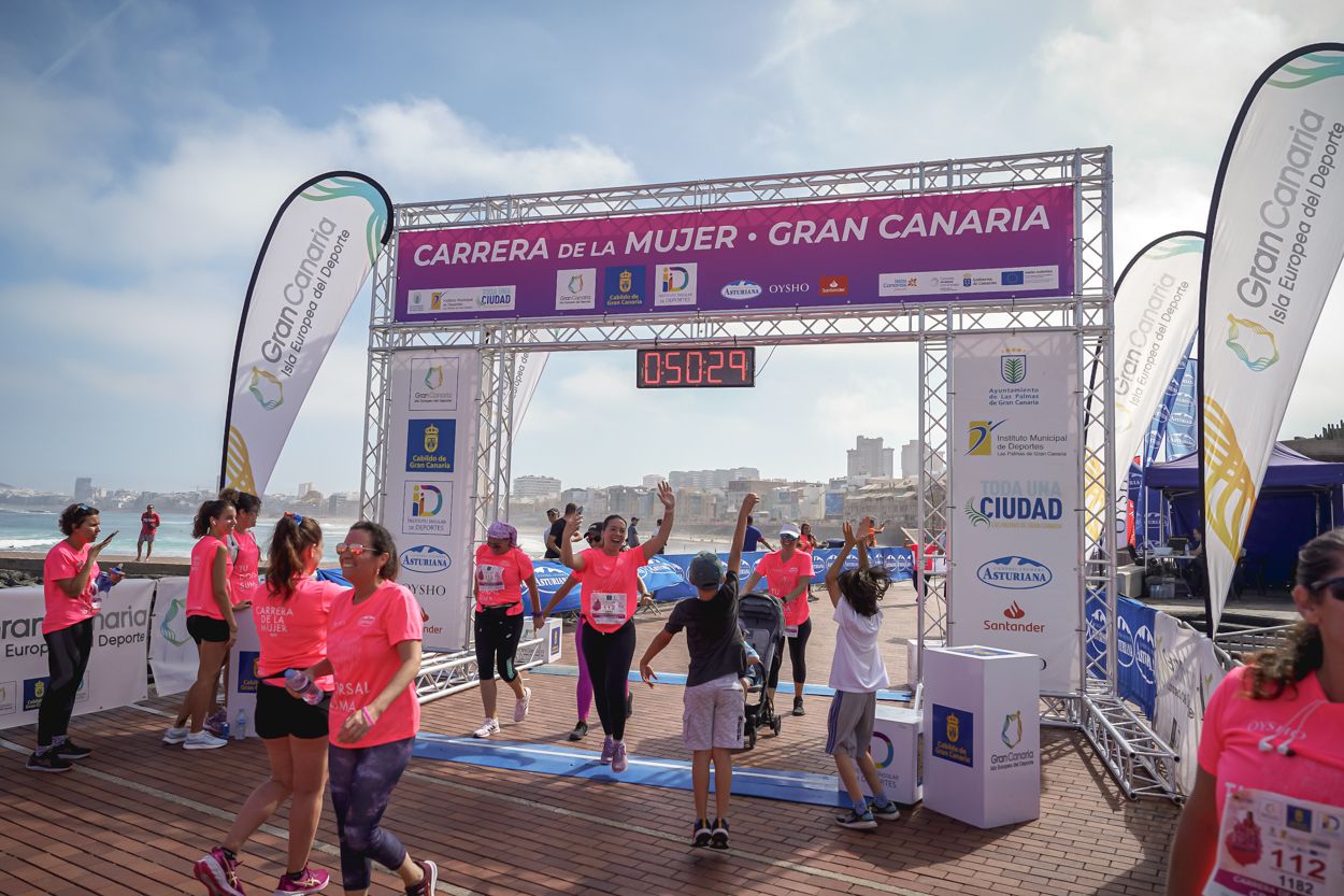 Las fotos de meta de la Carrera de la Mujer de Gran Canaria 11 49 40 15701 O