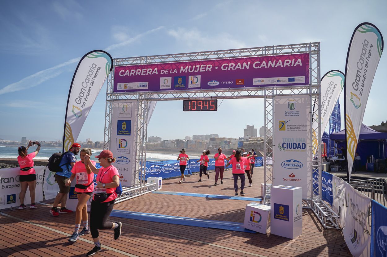 Las fotos de meta de la Carrera de la Mujer de Gran Canaria 12 08 55 15701 O