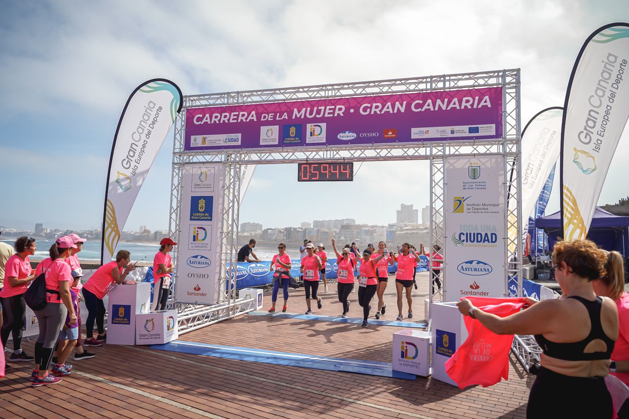 Las fotos de meta de la Carrera de la Mujer de Gran Canaria 11 58 54 15701 O