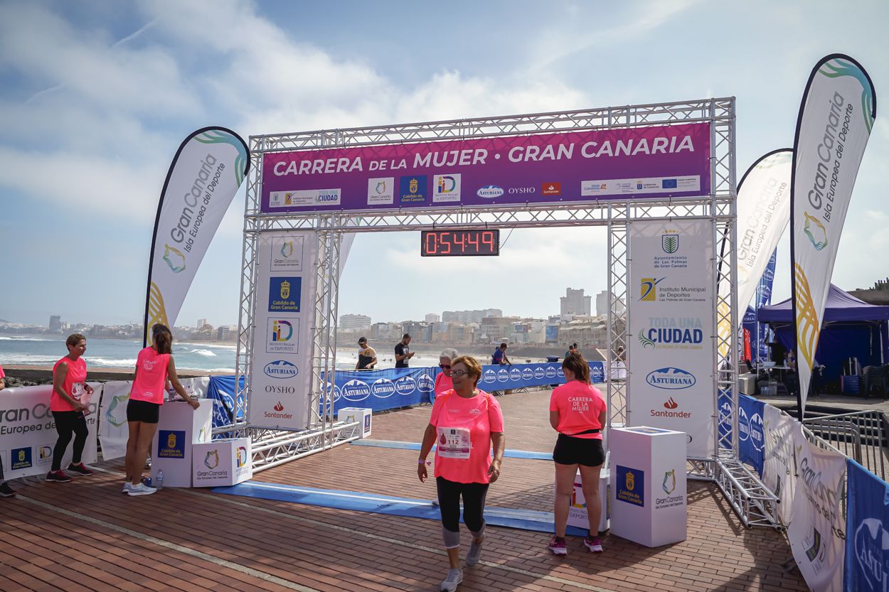 Las fotos de meta de la Carrera de la Mujer de Gran Canaria 11 54 00 15701 O