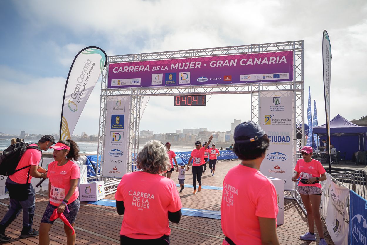 Las fotos de meta de la Carrera de la Mujer de Gran Canaria 11 39 52 15701 O