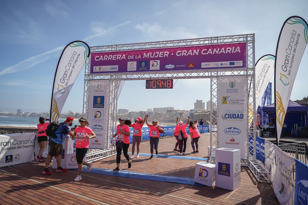Las fotos de meta de la Carrera de la Mujer de Gran Canaria 12 08 59 15701 O