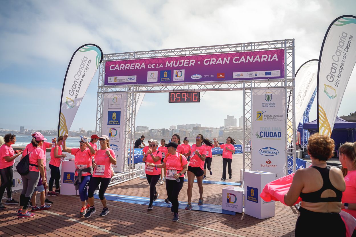 Las fotos de meta de la Carrera de la Mujer de Gran Canaria 11 58 56 15701 O