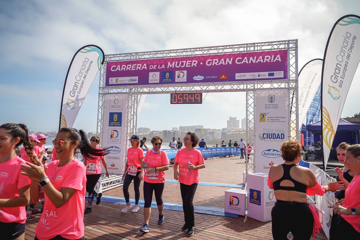 Las fotos de meta de la Carrera de la Mujer de Gran Canaria 11 58 59 15701 O