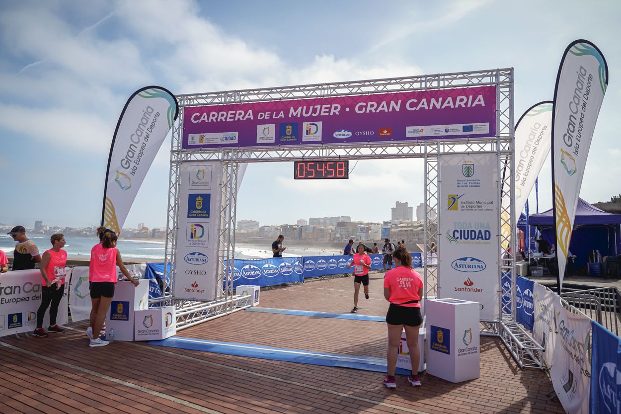Las fotos de meta de la Carrera de la Mujer de Gran Canaria 11 54 09 15701 O