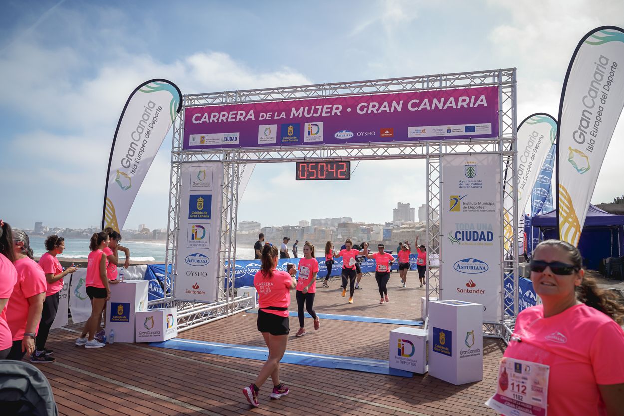 Las fotos de meta de la Carrera de la Mujer de Gran Canaria 11 49 52 15701 O