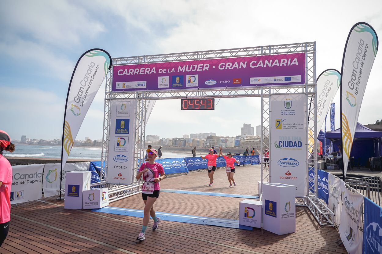 Las fotos de meta de la Carrera de la Mujer de Gran Canaria 11 44 54 15701 O