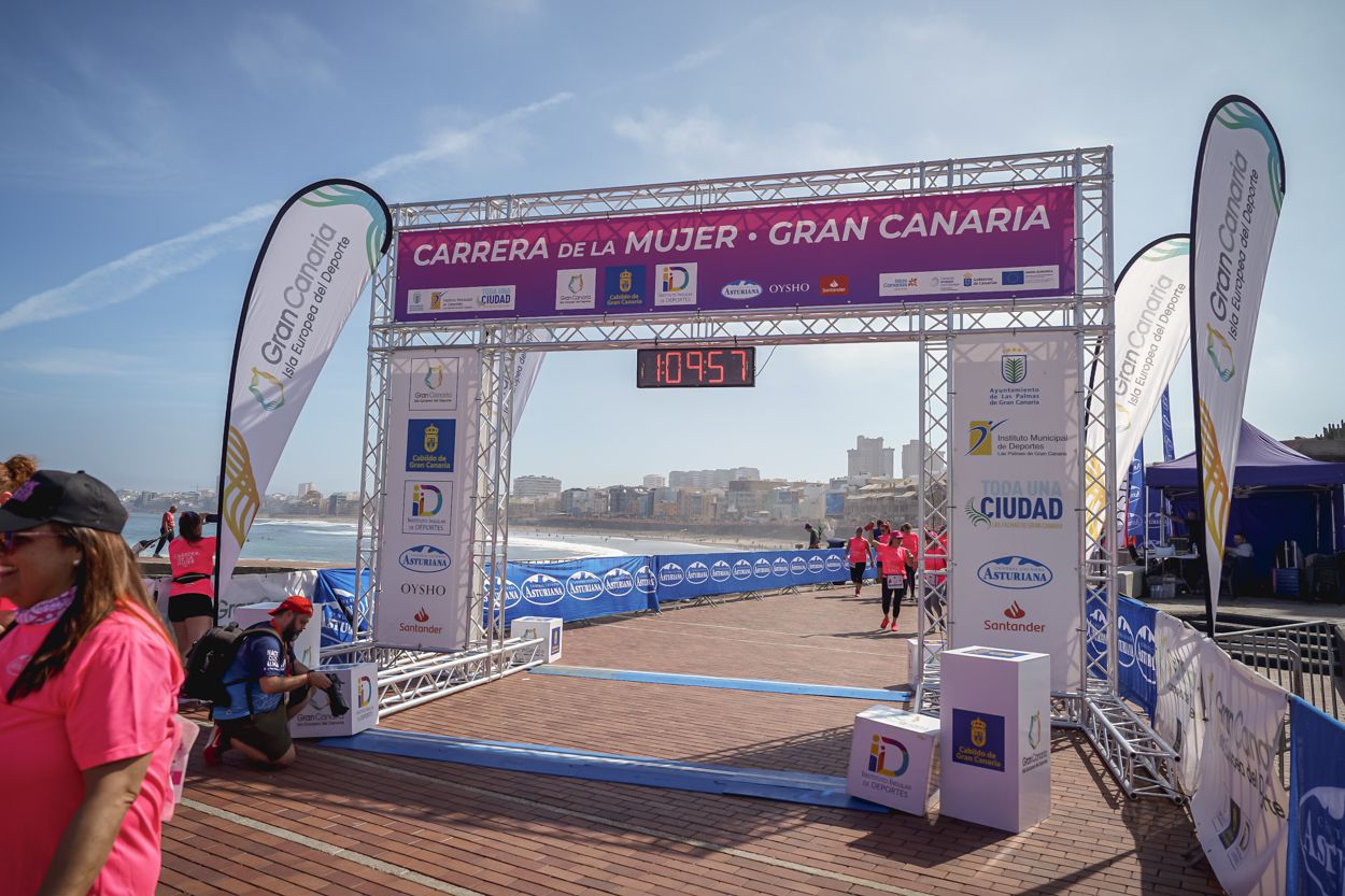 Las fotos de meta de la Carrera de la Mujer de Gran Canaria 12 09 08 15701 O