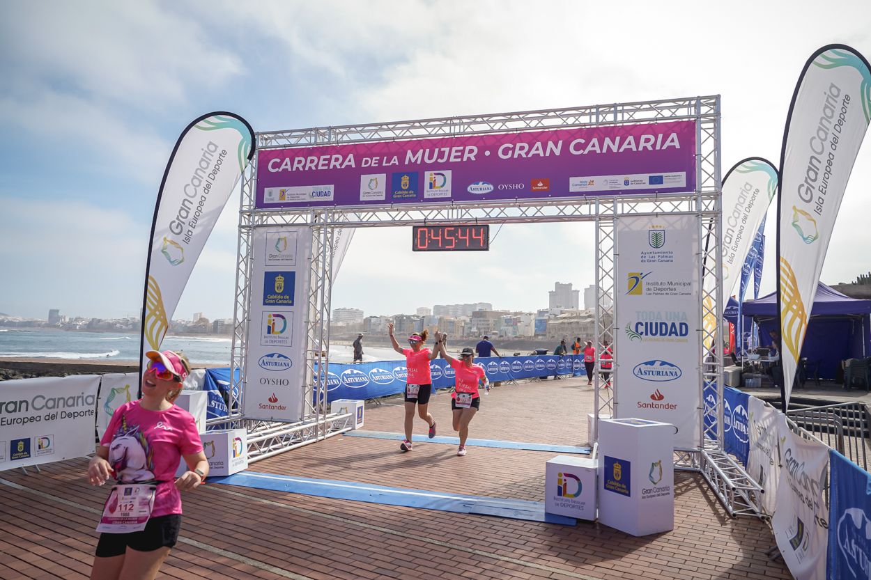 Las fotos de meta de la Carrera de la Mujer de Gran Canaria 11 44 55 15701 O