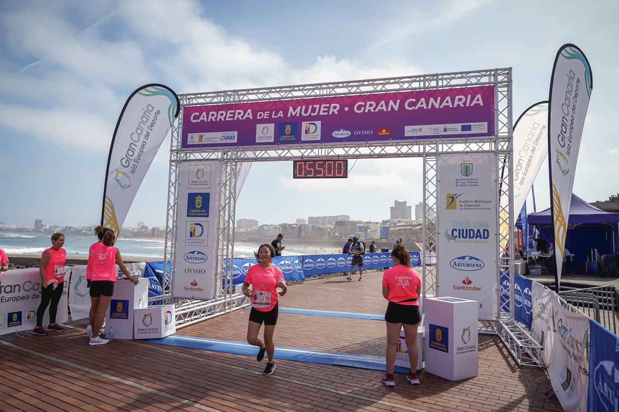 Las fotos de meta de la Carrera de la Mujer de Gran Canaria 11 54 11 15701 O
