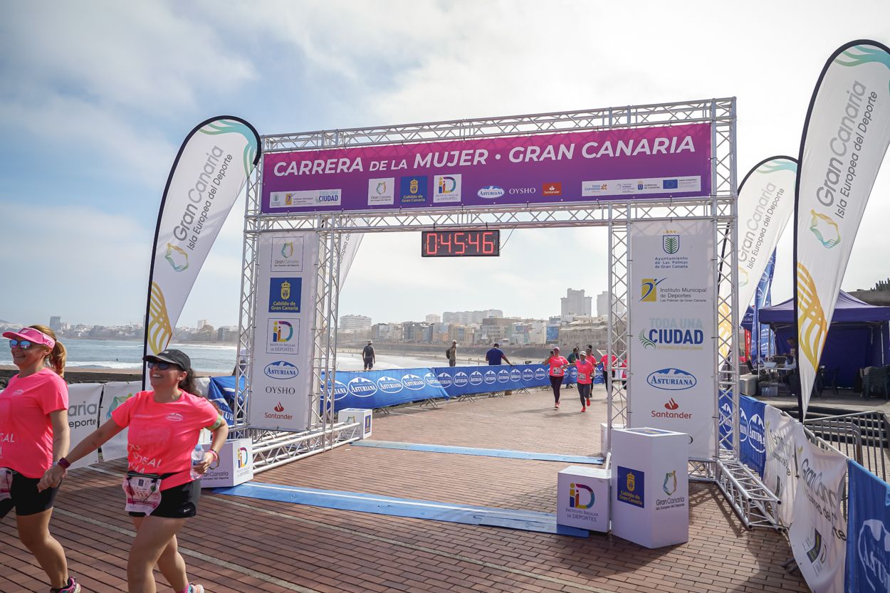 Las fotos de meta de la Carrera de la Mujer de Gran Canaria 11 44 57 15701 O