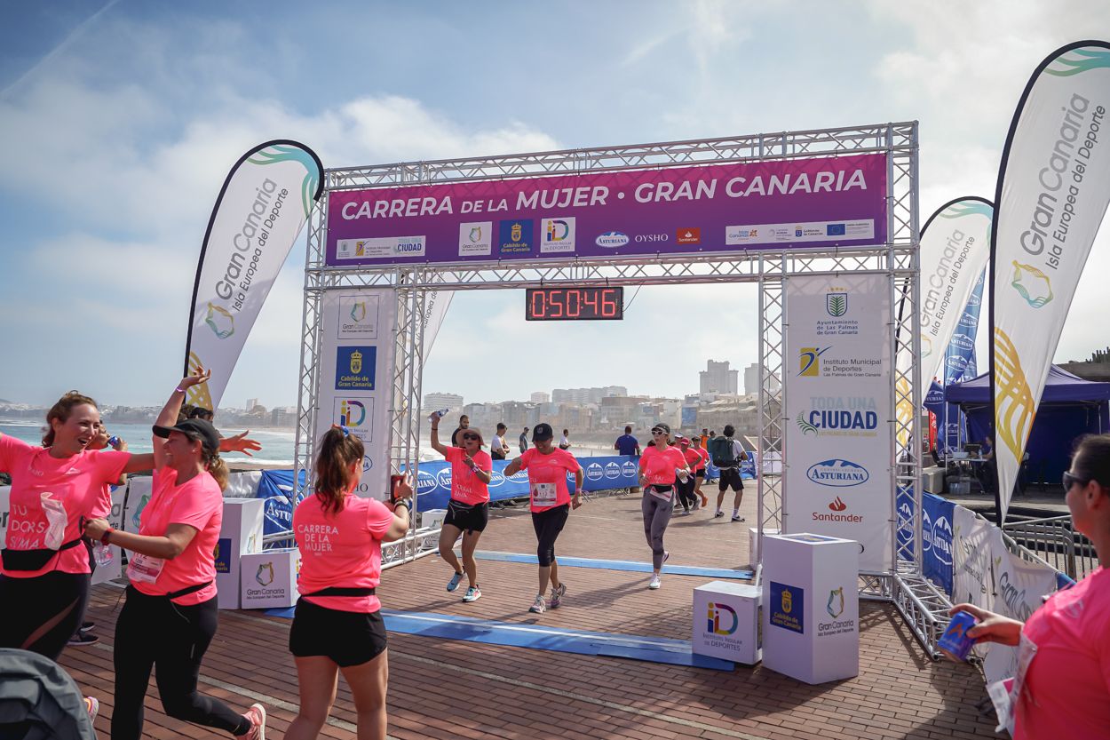 Las fotos de meta de la Carrera de la Mujer de Gran Canaria 11 49 56 15701 O