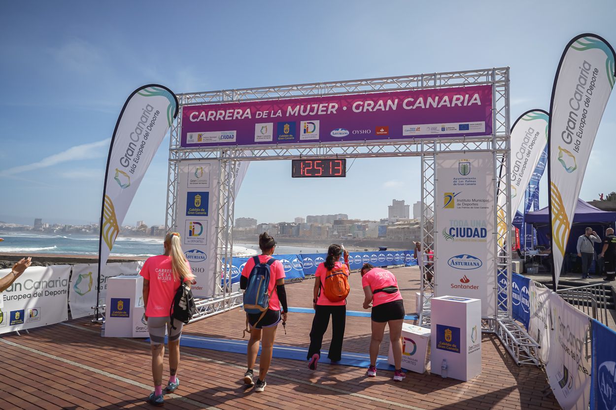 Las fotos de meta de la Carrera de la Mujer de Gran Canaria 12 24 23 15701 O