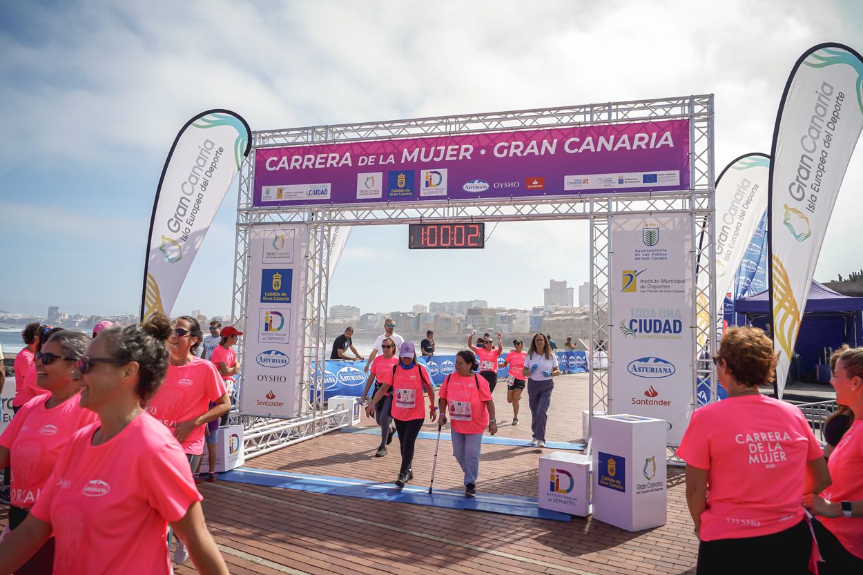 Las fotos de meta de la Carrera de la Mujer de Gran Canaria 11 59 13 15701 O