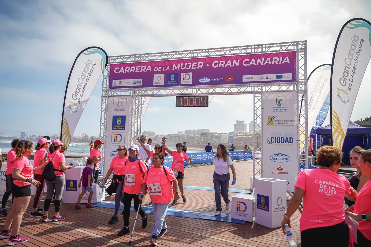 Las fotos de meta de la Carrera de la Mujer de Gran Canaria 11 59 15 15701 O