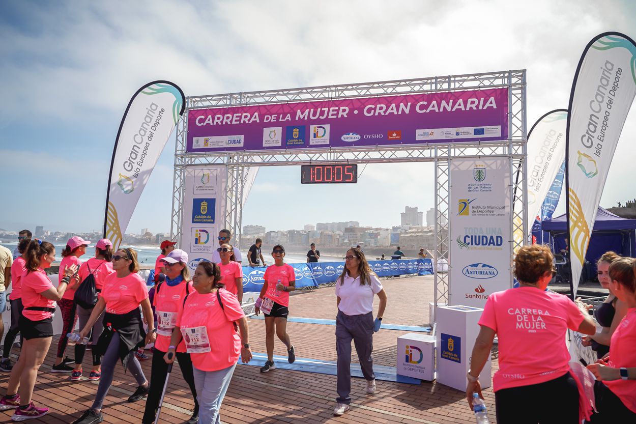 Las fotos de meta de la Carrera de la Mujer de Gran Canaria 11 59 16 15701 O