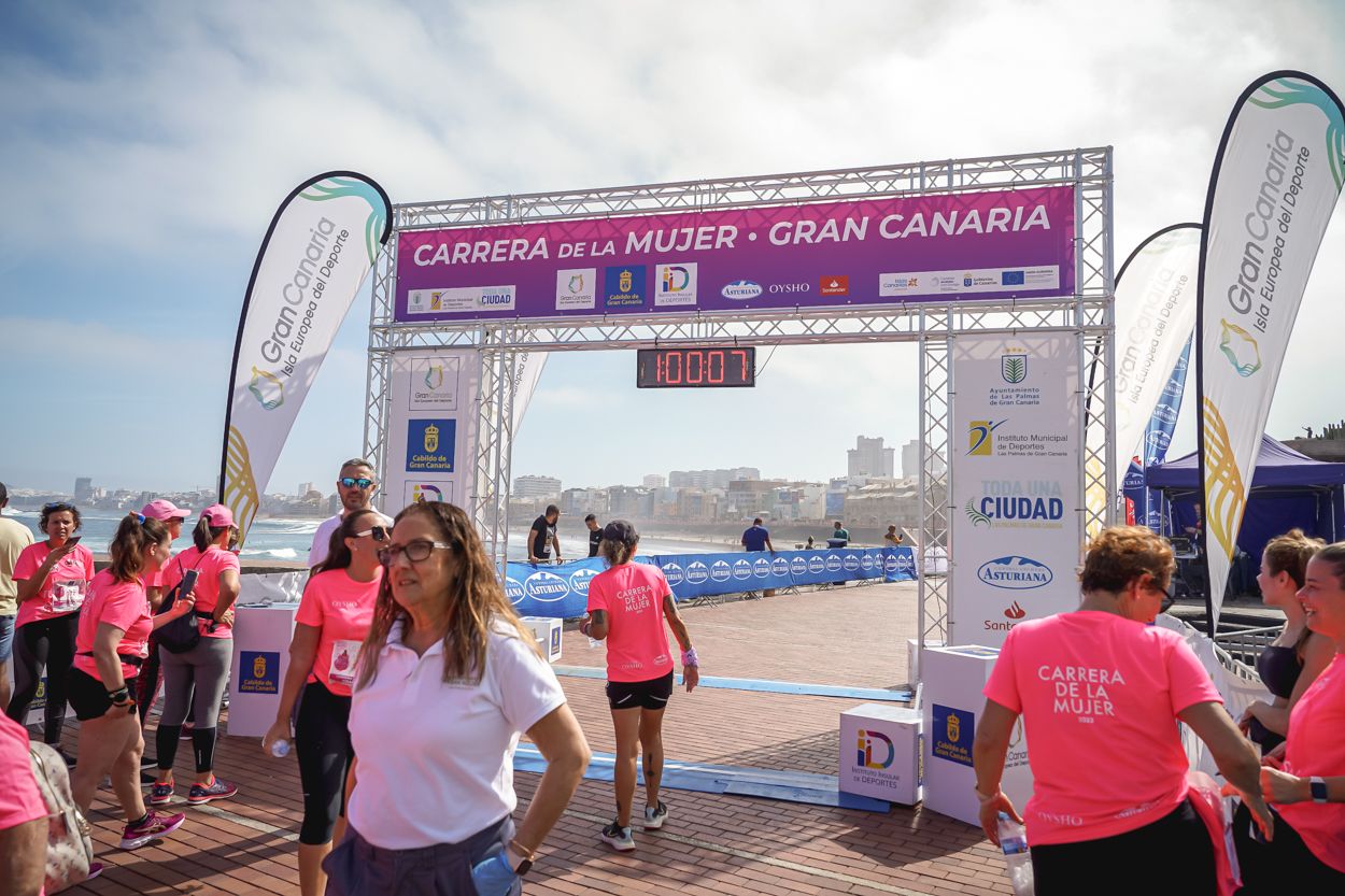 Las fotos de meta de la Carrera de la Mujer de Gran Canaria 11 59 18 15701 O